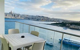 Sliema Seaview & Seafront- Apt 9, 49 Tigne Point Mansions